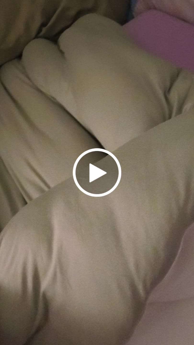 Customer video review of MarshMellow Comforter
