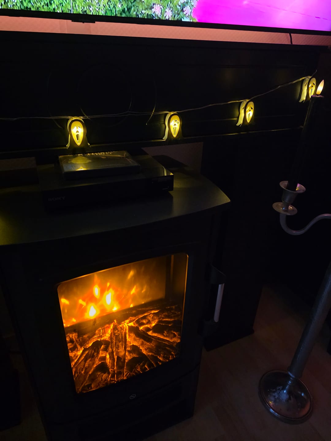 Customer photo review of Ghost Face Lichterkette – LED Dekolichter mit Horror-Flair