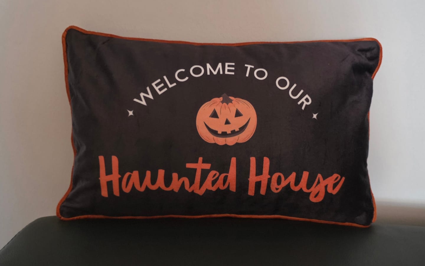 Customer photo review of Halloween Kissen Haunted House – Rechteckige Spooky Deko