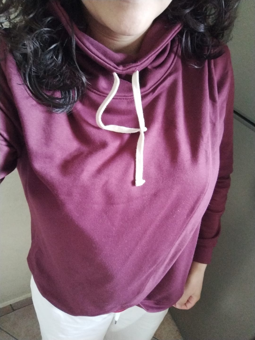 Customer photo review of Sudadera de maternidad y lactancia CRUZADA •vino•