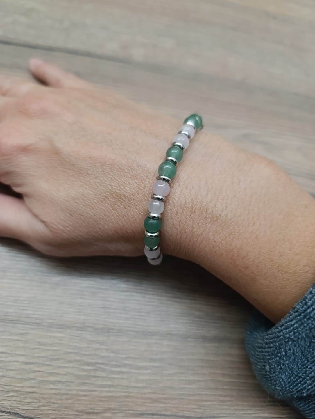 Customer photo review of Bracciale Saturno con pietre naturali da 6 mm in Avventurina e Quarzo Rosa