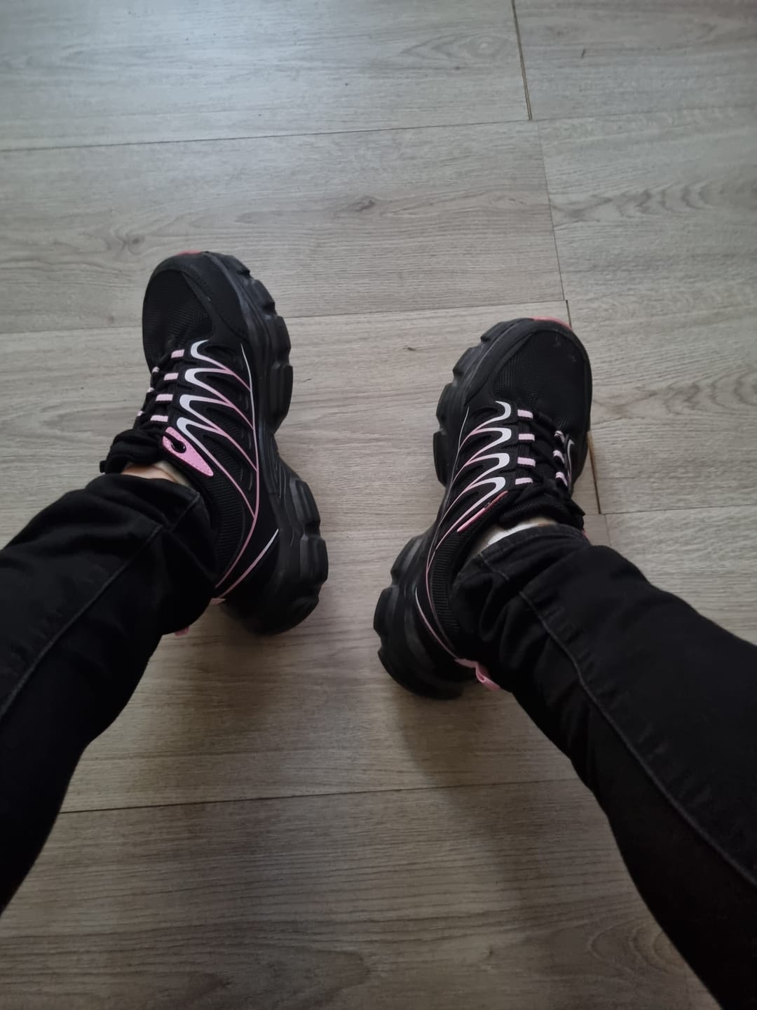 Customer photo review of Baskets de Sécurité en Acier pour Femme : Style, Protection et Confort au Quotidien