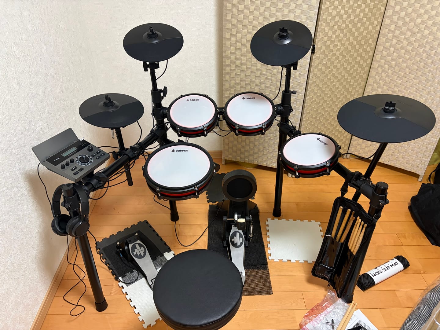Customer photo review of Donner DED-200（2026年版）5ドラム 3シンバル 電子ドラム
