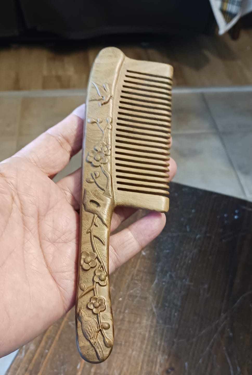 Customer photo review of Green Sandalwood Birds & Blossoms Carved Comb