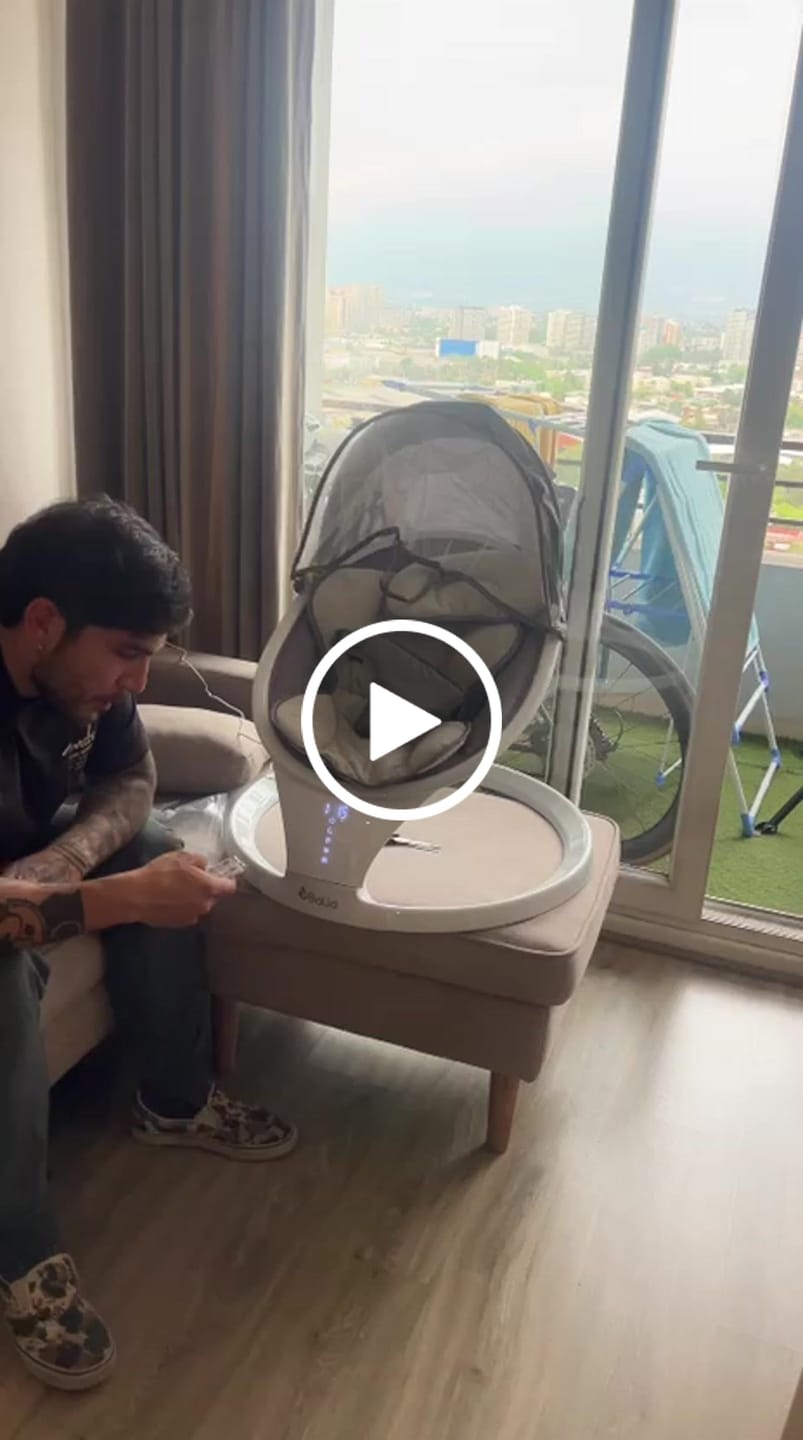 Customer video review of Silla Mecedora para bebé