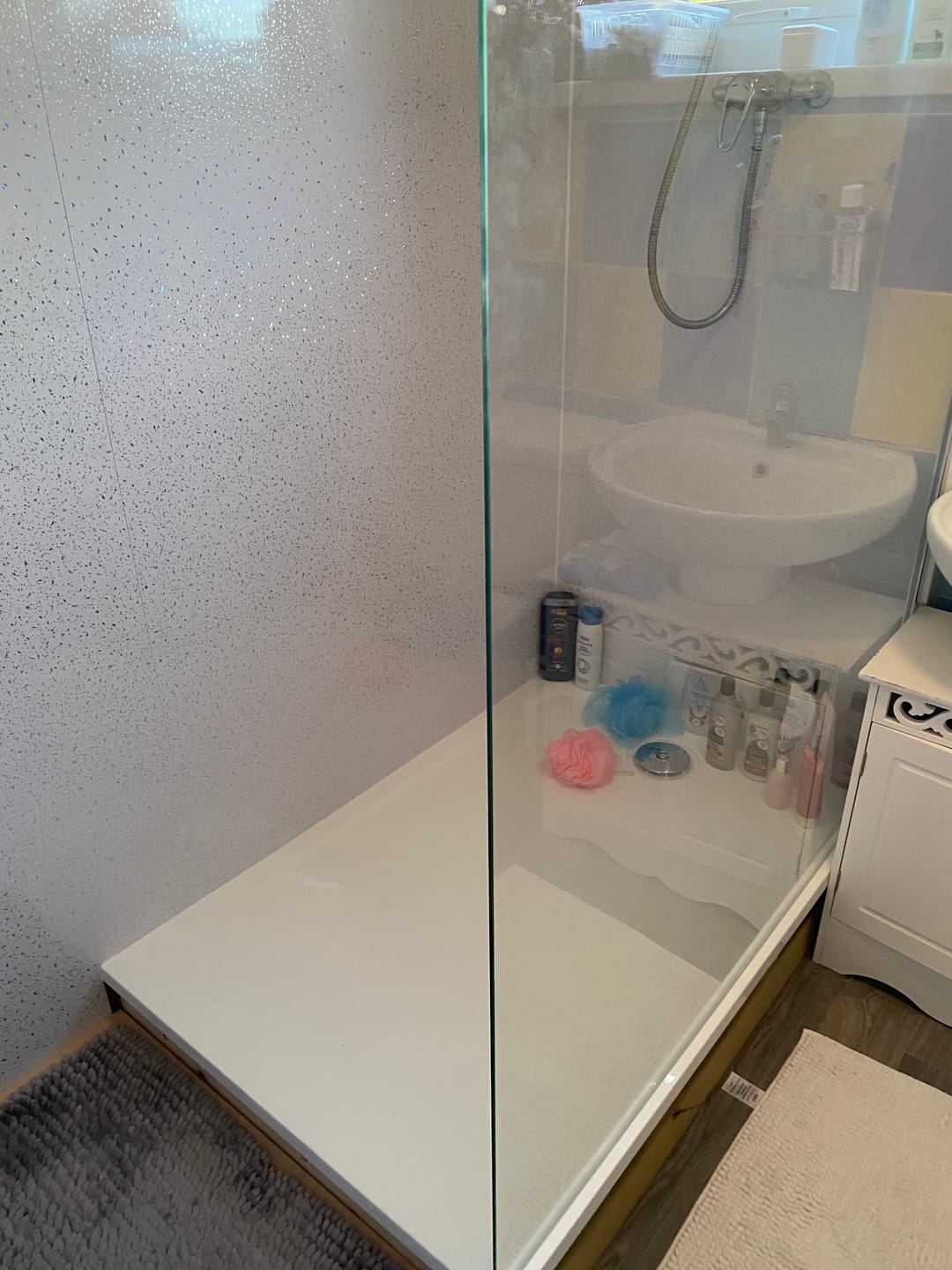 Customer photo review of Gripbond Pro White - All-in-One Universal Hybrid Sealant and Adhesive - EU3 310 Millilitre Cartridge, 1 x Tube