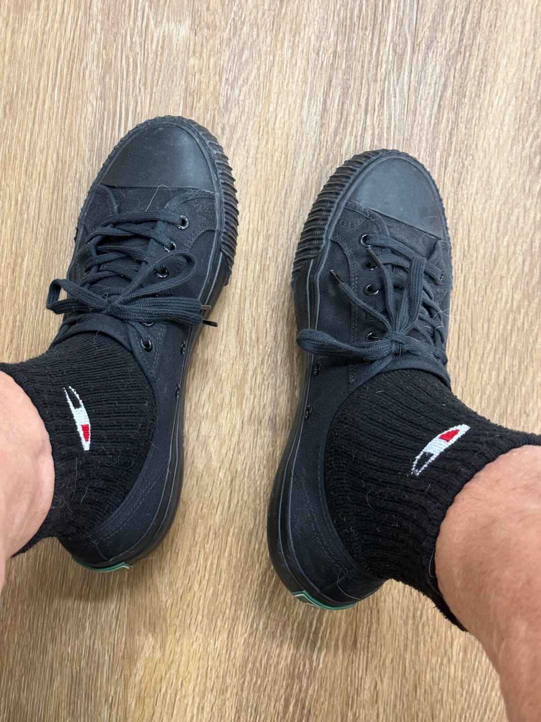 Customer photo review of 1993 Center Low-Top Black