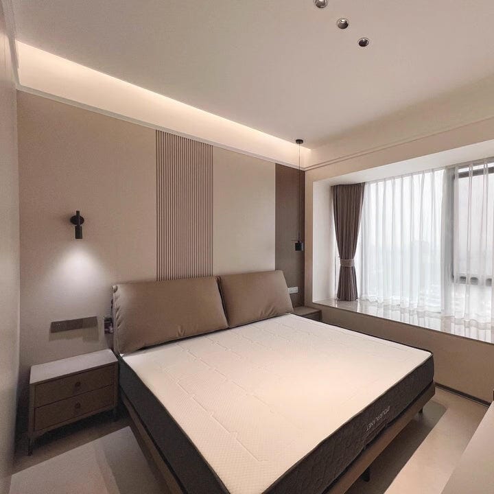 Customer photo review of Slim Black Aluminium Wall Light, Swivel Beam, Wall Sconce, 10 cm