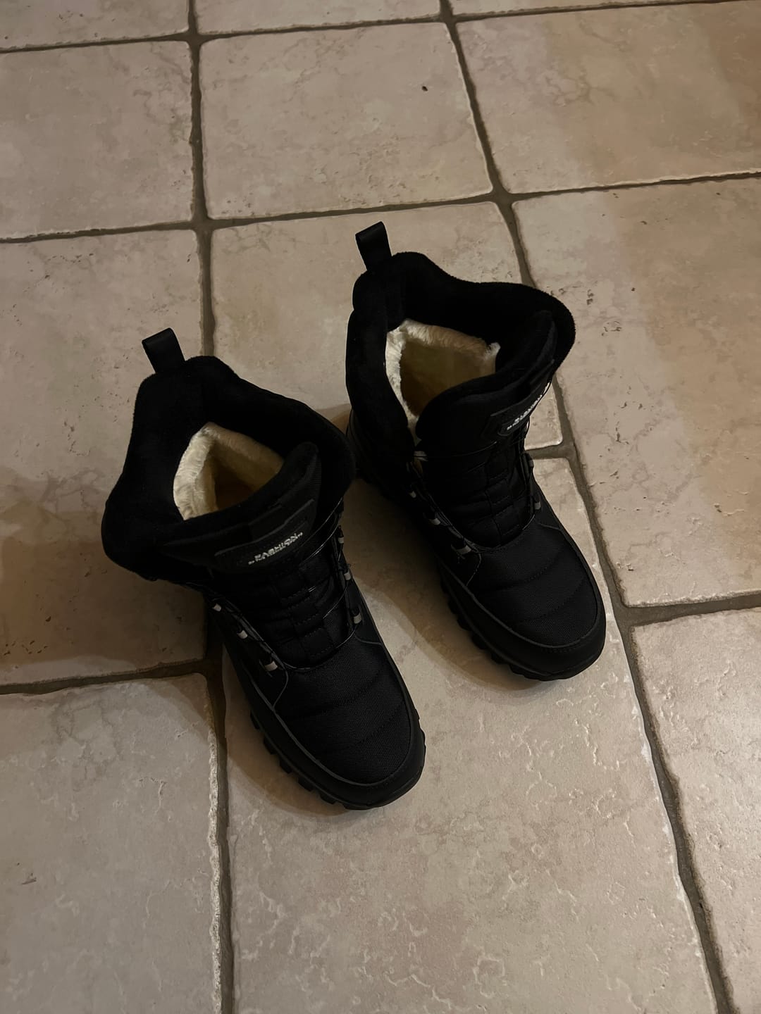 Customer photo review of Bottes Hiver Homme Ultra-Chaudes avec Bouton Rotatif – Élégance et Confort Extrême
