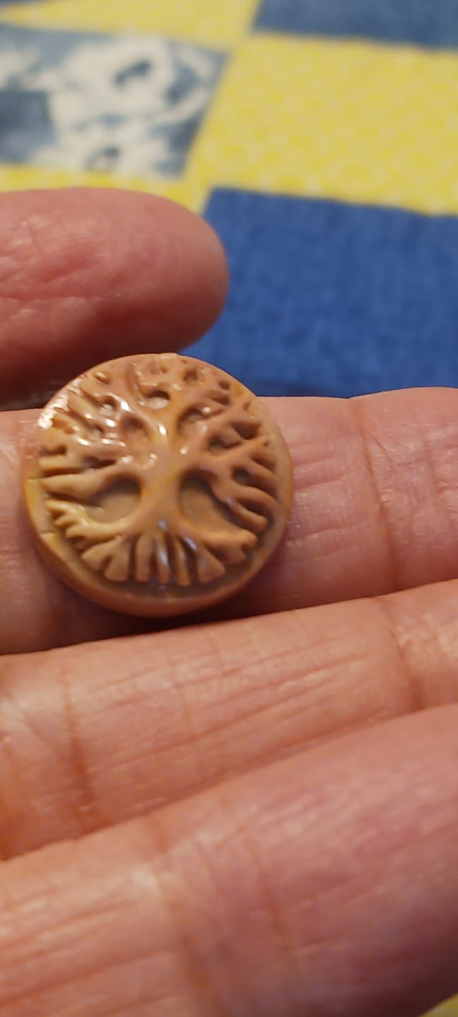 Customer photo review of Natural Crystal Carving Alashan Agate Tree Of Life