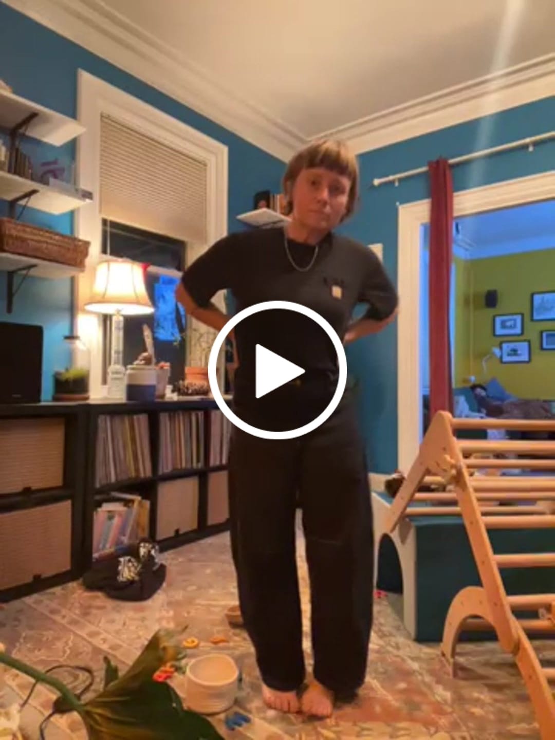 Customer video review of Go-To Barrel Pants, Navy