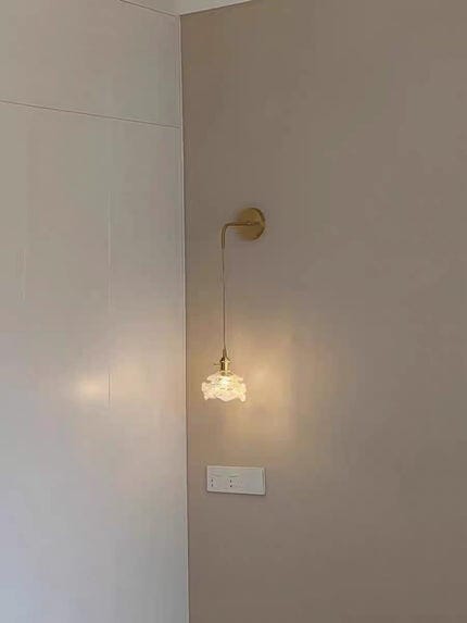 Customer photo review of Rose Shaped Glass Wall Light, Brass Fitting, Wall Sconce, 15 cm