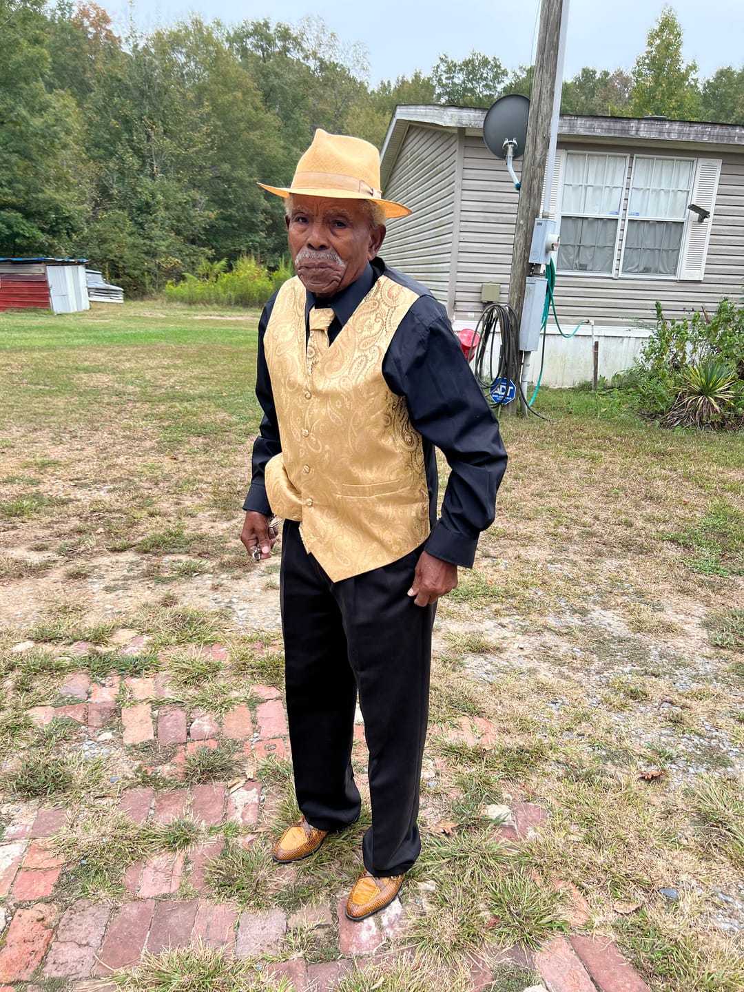 Customer photo review of Hisdern Men's Gold Paisley Vest Tie Set For Weddings