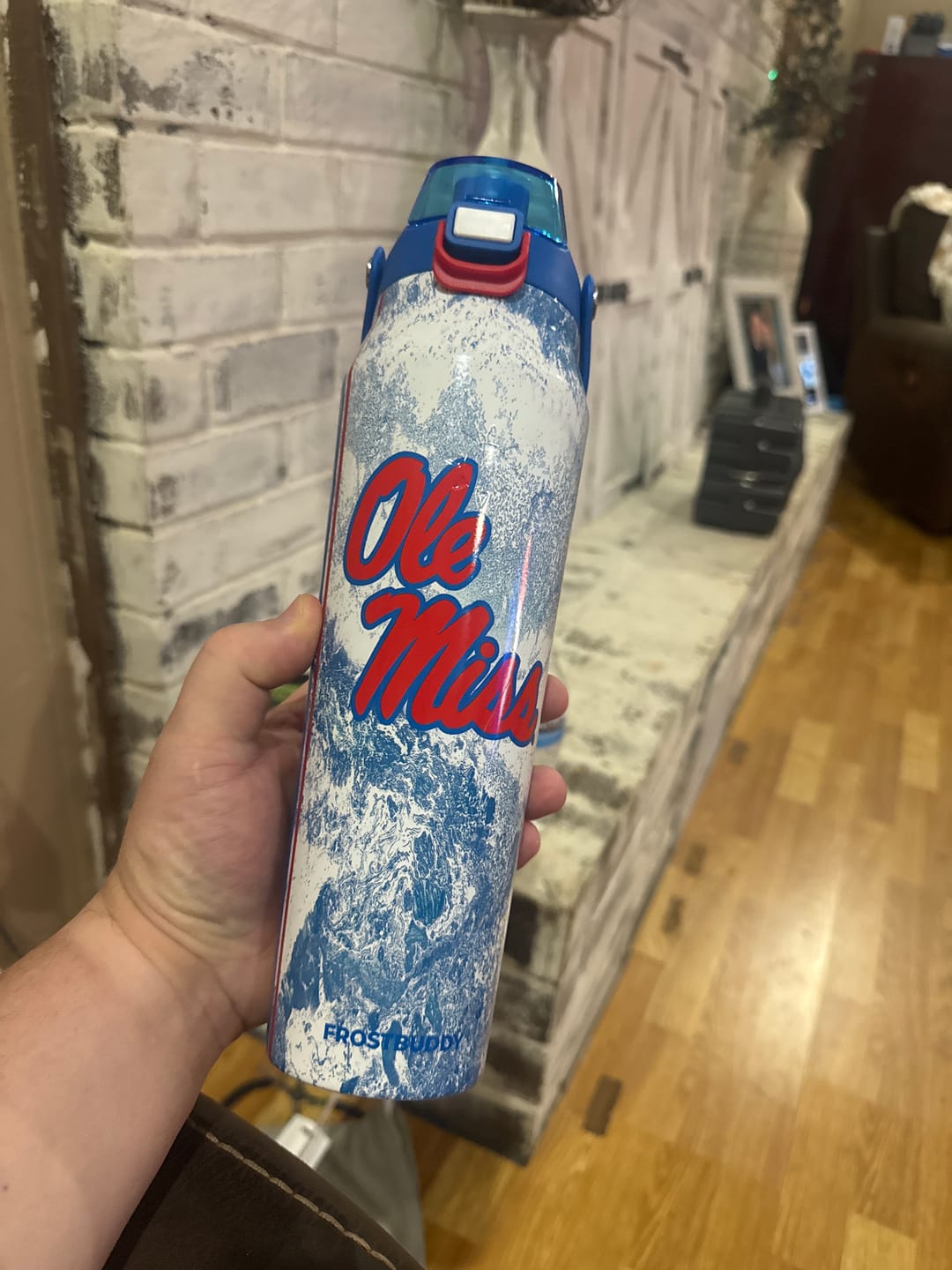 Customer photo review of Bottle Buddy 32oz | Ole Miss Rebels | Signature