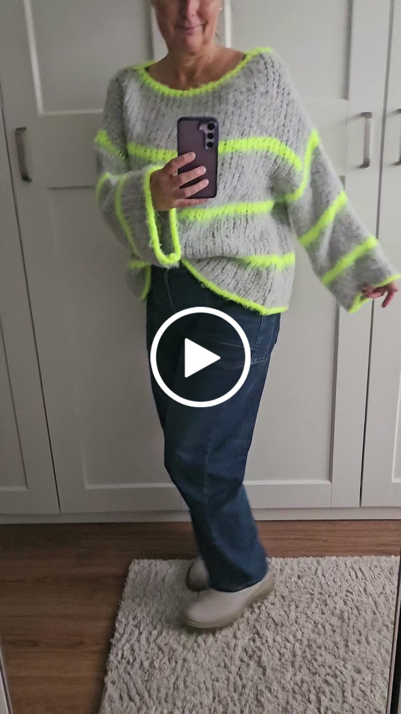 Customer video review of Kuscheliger Strickpullover COZY DREAM grau/gelb