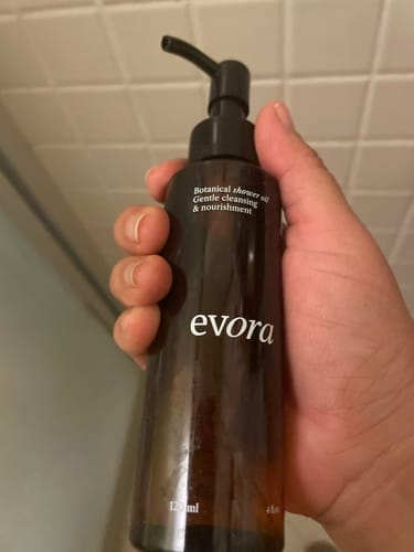 Customer photo review of Evora Botanical Shower Oil™