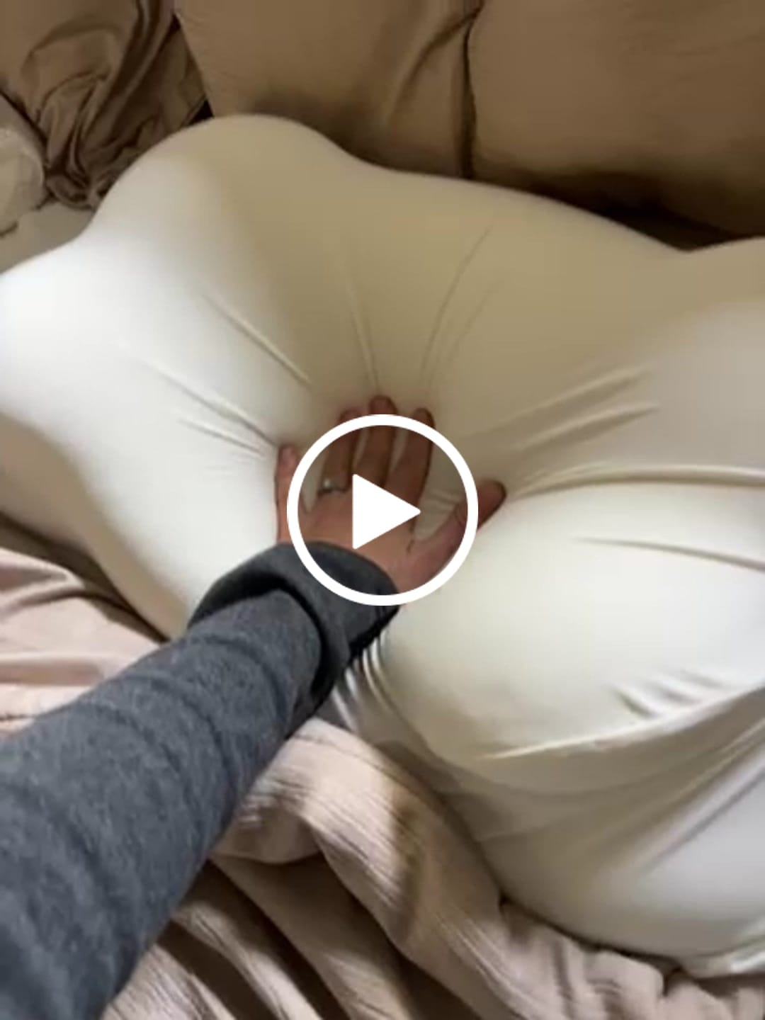 Customer video review of CloudAlign Pillow
