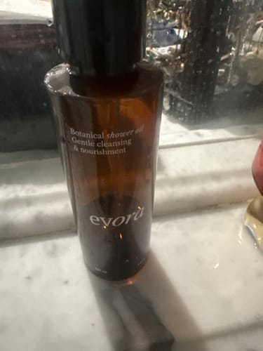 Customer photo review of Evora Botanical Shower Oil™