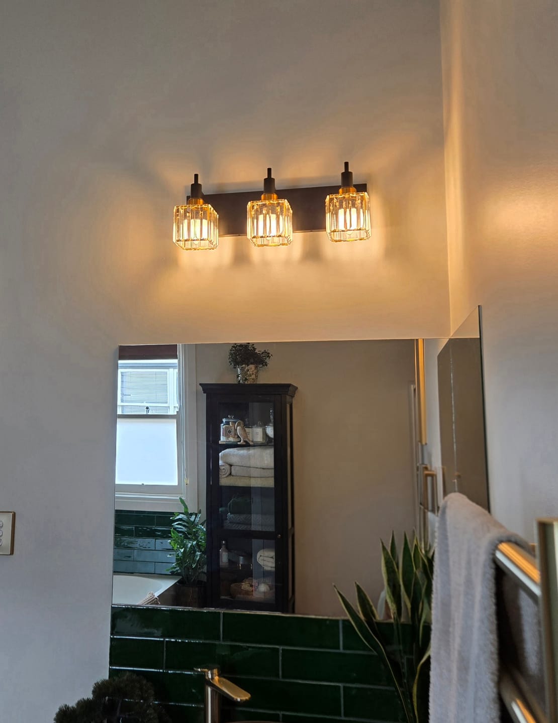 Customer photo review of Modern Luxury Bathroom Crystal Wall Light