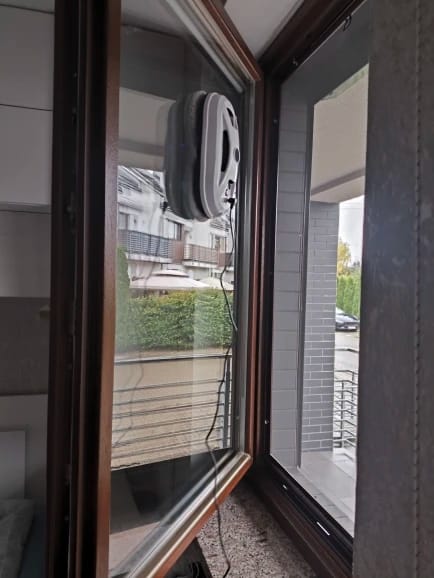 Customer photo review of Robot Limpia Cristales con control remoto
