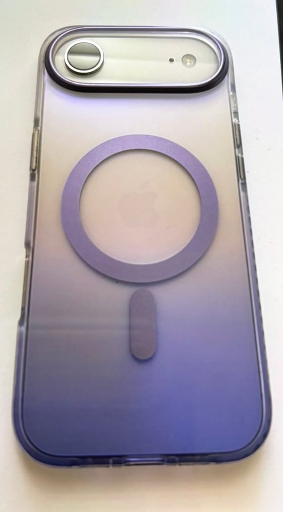 Customer photo review of MagSafe Gradient Ultra Protection iPhone Case