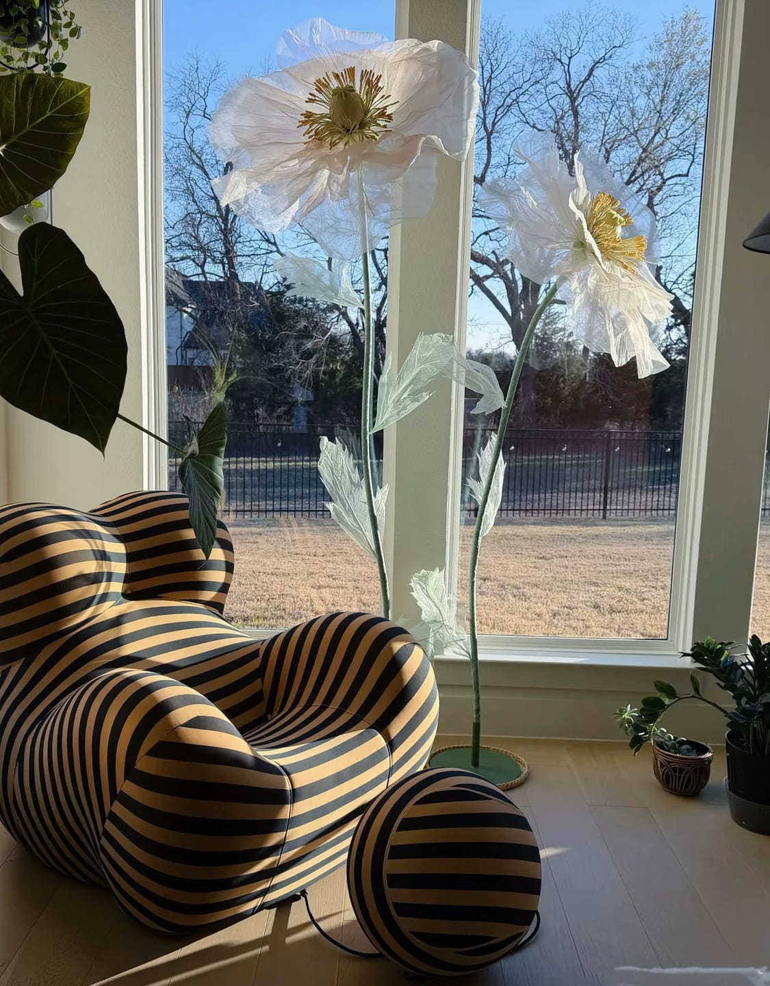 Customer photo review of Hiksnra Soft Form Lounge Chair