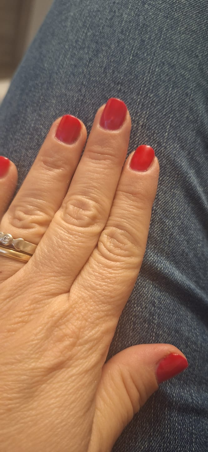 Customer photo review of Smalto Semipermanente LCI -  Rosso Chanel