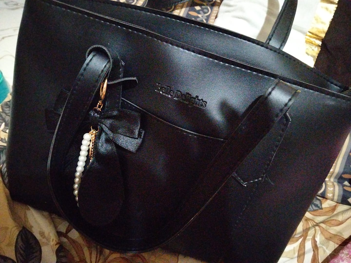 Customer photo review of Black Belle The Perfect Tote Bag