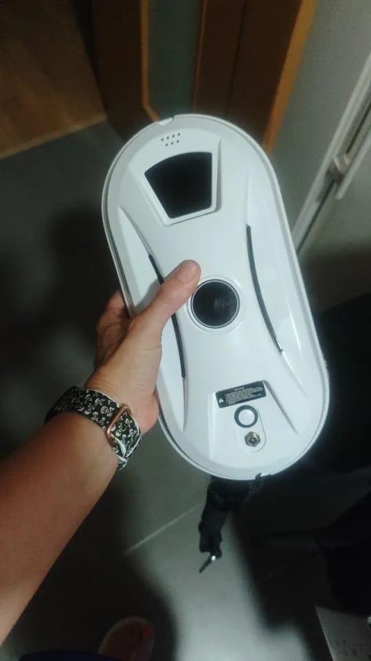 Customer photo review of Robot Limpia Cristales con control remoto