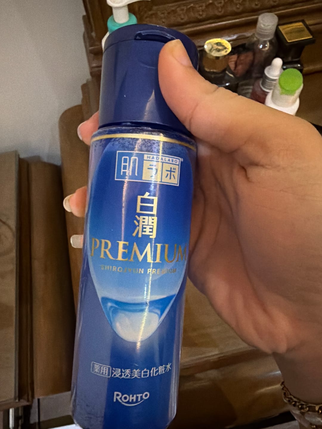 Customer photo review of Hada Labo Shirojyun Premium Whitening Lotion 170ml - Brightening Lotion for Dark Spots & Hydrated Skin