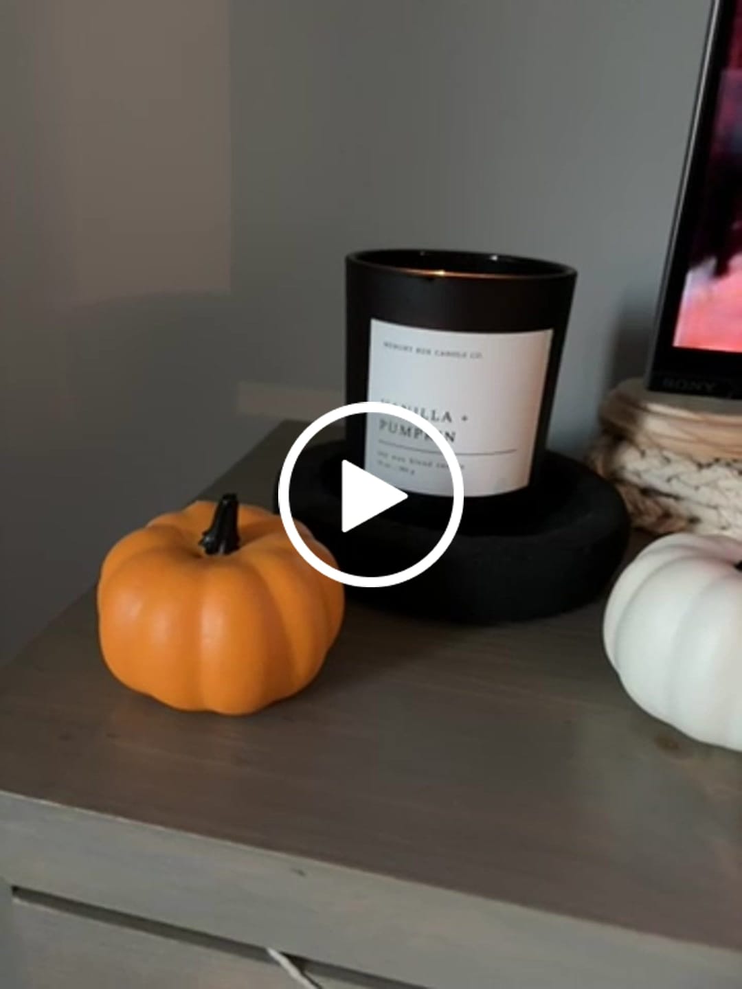 Customer video review of Vanilla + Pumpkin 10 oz. Candle