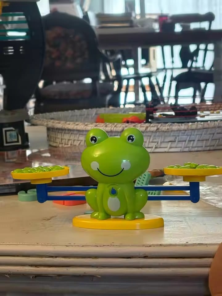 Customer photo review of Frosch Waage Lernspielzeug | Mathe Balance Spiel Vorschule Kleinkind