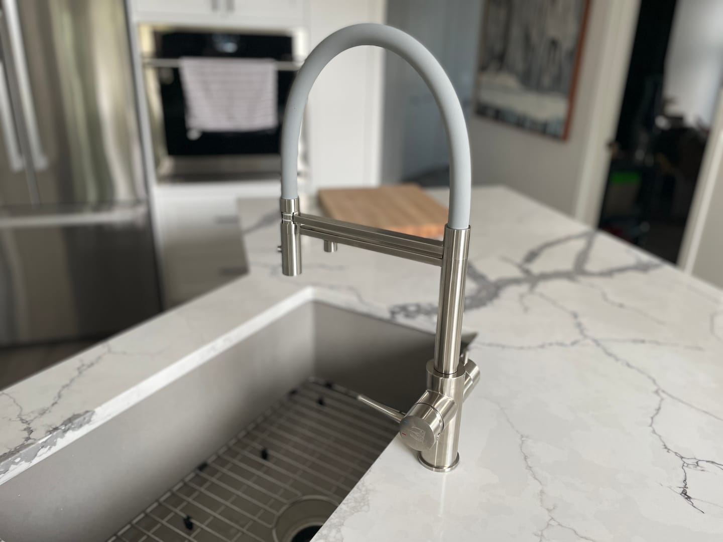 Customer photo review of 5 Way Kitchen Filter Tap in Solid STAINLESS STEEL, with 360° swivel spout and 2-jets removable Spray, Brushed / Black - Short version 47CM