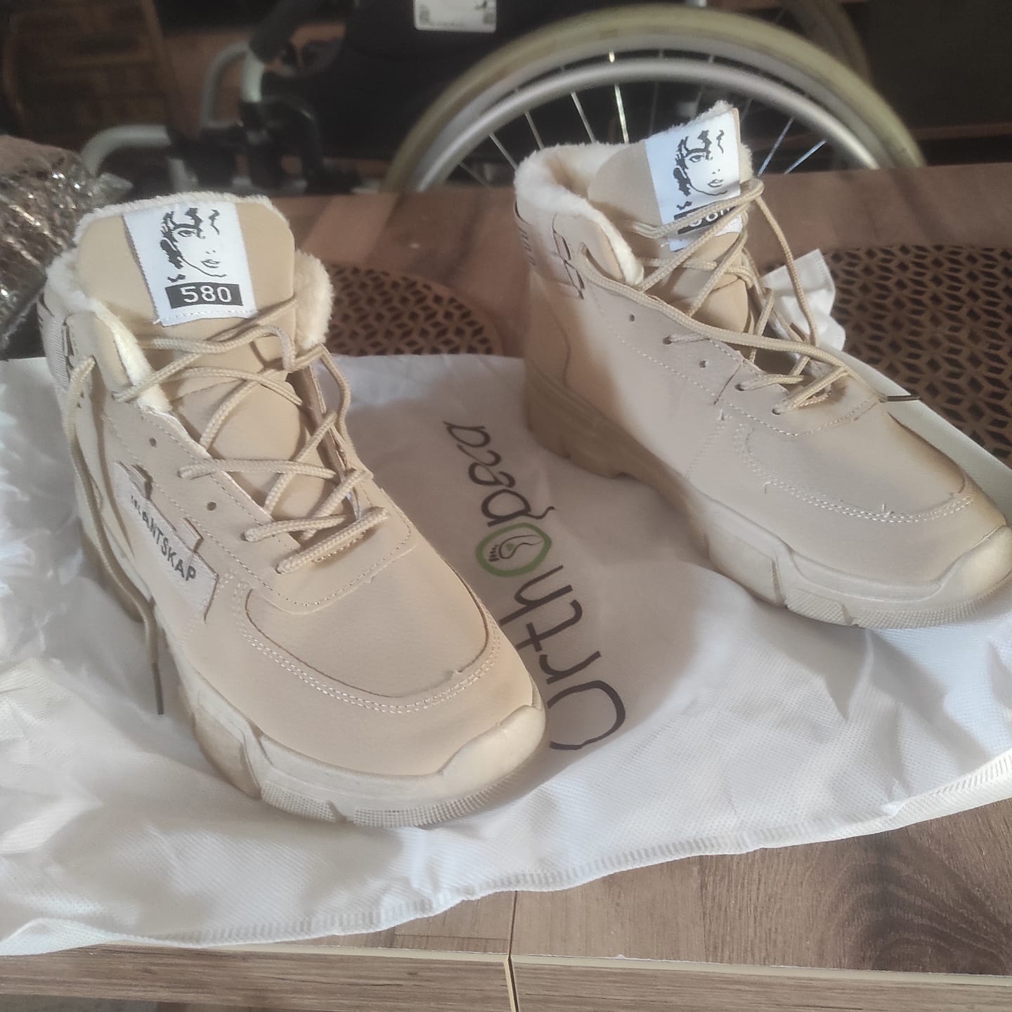 Customer photo review of Bottes d'hiver chaudes avec Lacets