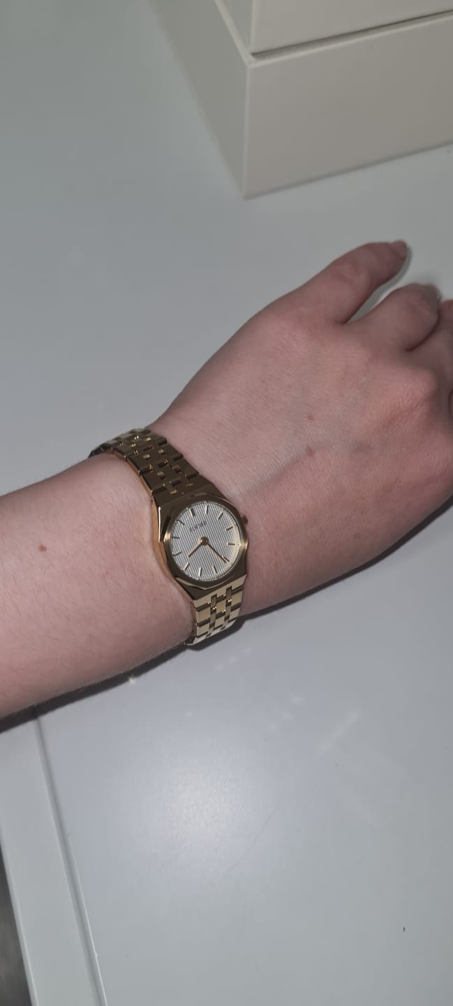 Customer photo review of Victoria Gold White