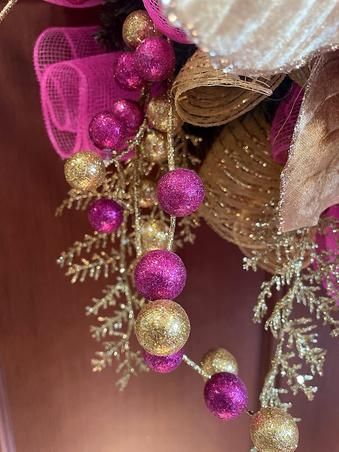 Customer photo review of 30"L Styro/Curly Foil Ball Spray Fuchsia/Gold XS156975