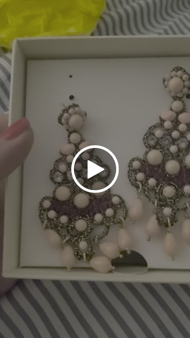 Customer video review of Orecchini Clelia