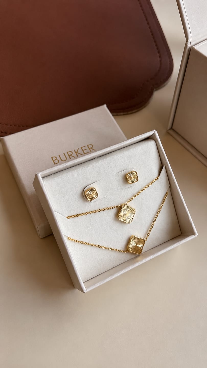 Customer photo review of Flora Gold Set