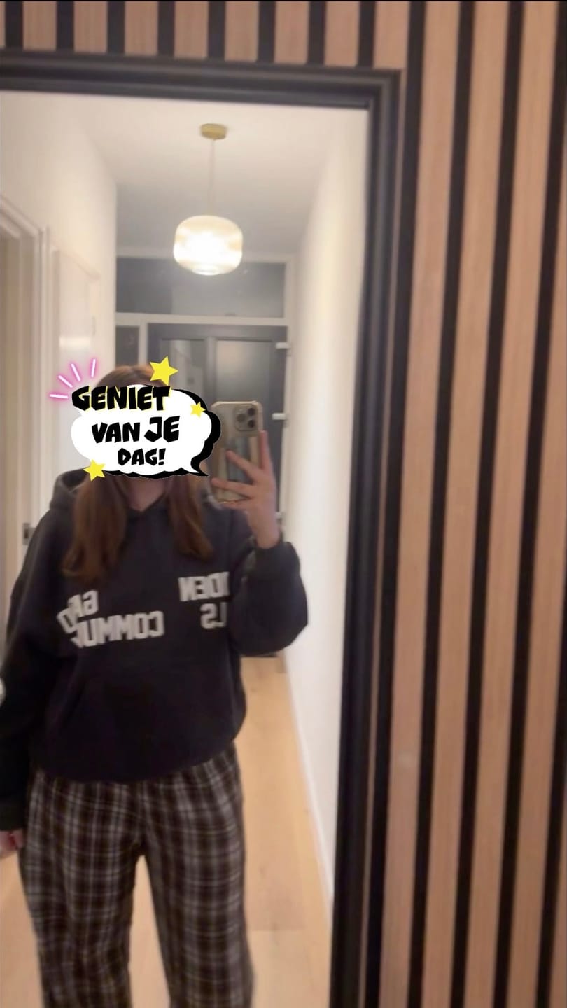 Customer photo review of GATED COMMUNITY HOODIE DARK GREY