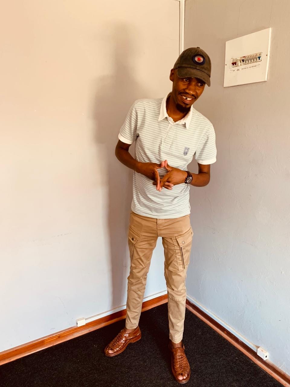 Customer photo review of Bolt T-Shirt Clay Grey