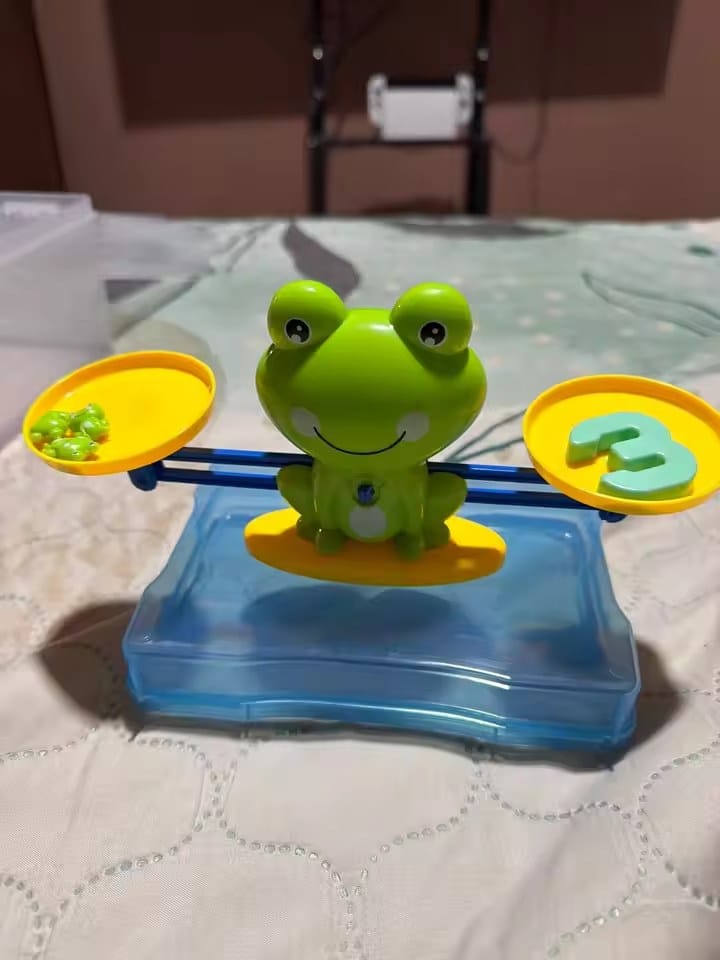 Customer photo review of Frosch Waage Lernspielzeug | Mathe Balance Spiel Vorschule Kleinkind