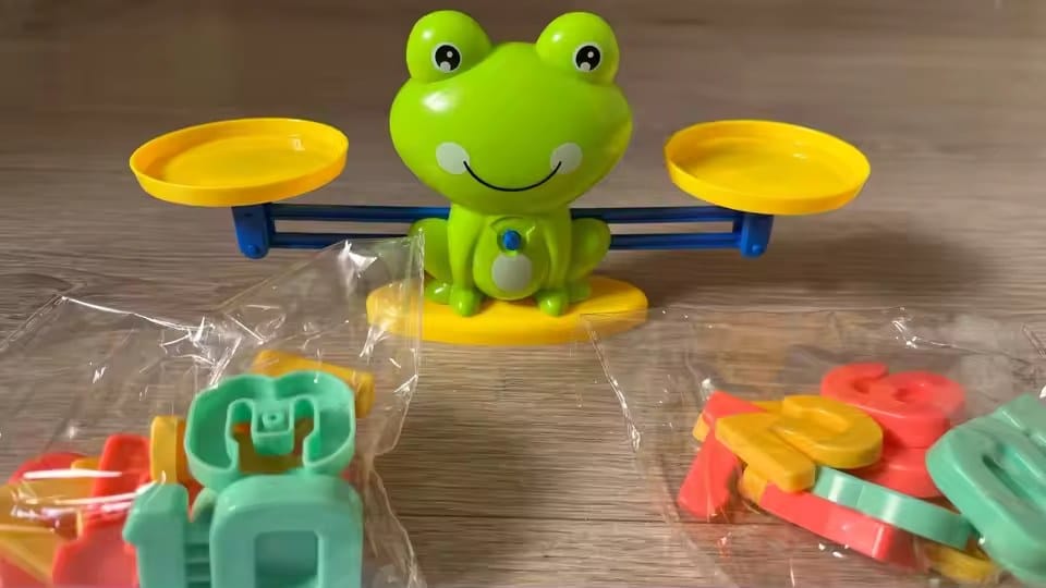 Customer photo review of Frosch Waage Lernspielzeug | Mathe Balance Spiel Vorschule Kleinkind