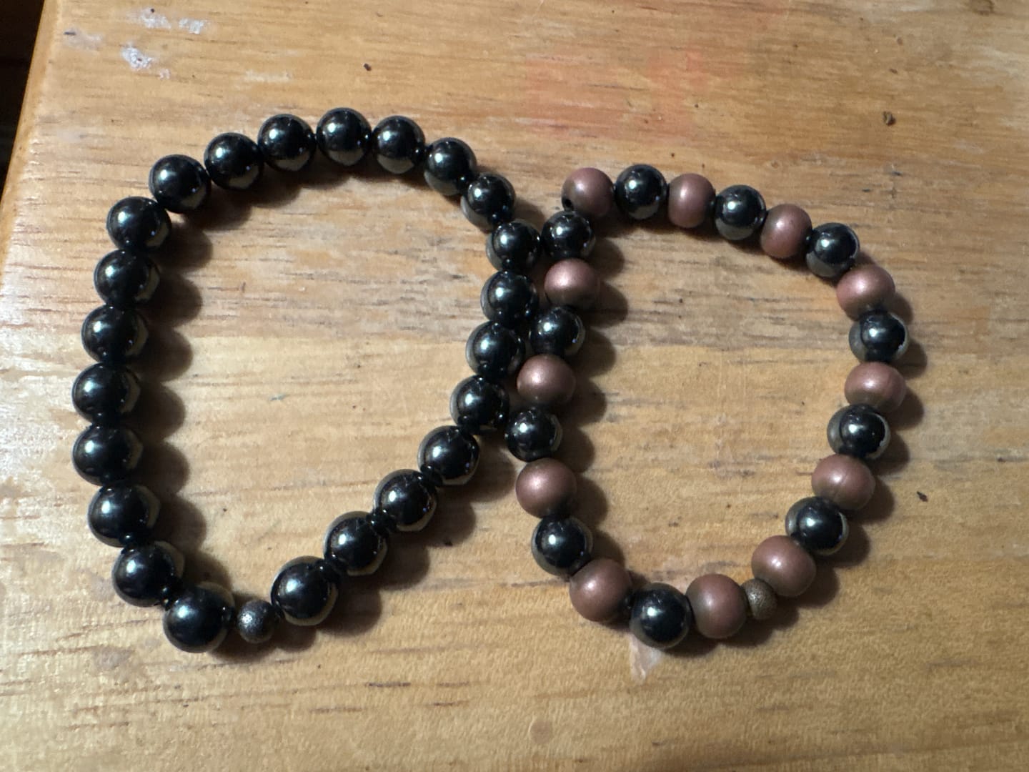 Customer photo review of Magnetic hematite stone 6mm/8mm/10mm round beads, 15.5"