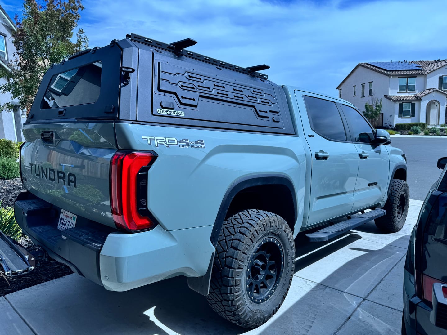 Customer photo review of OPENROAD Aluminum Truck Cap with Three-Color Light