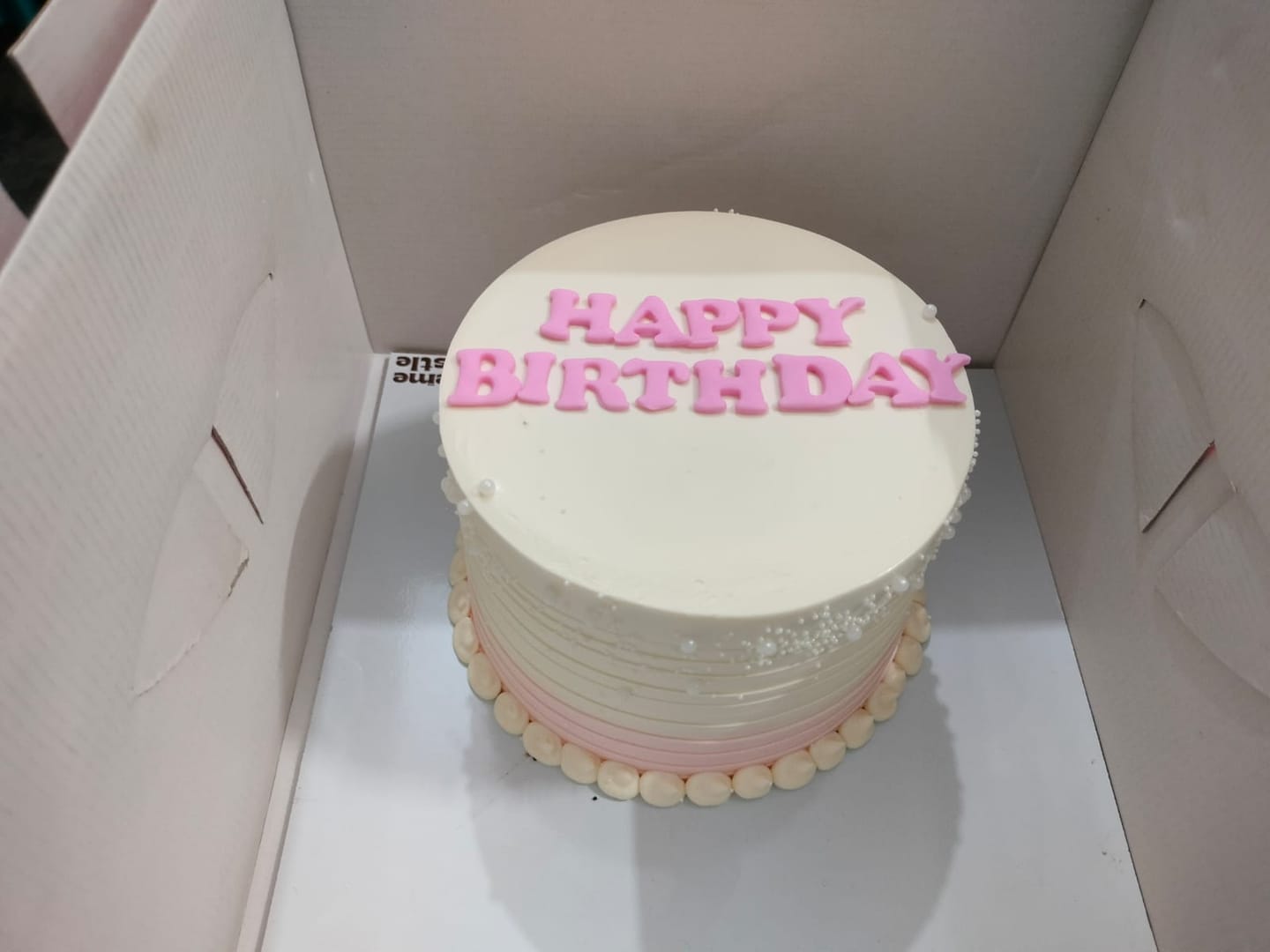 Customer photo review of White Ombre Pearl Cake