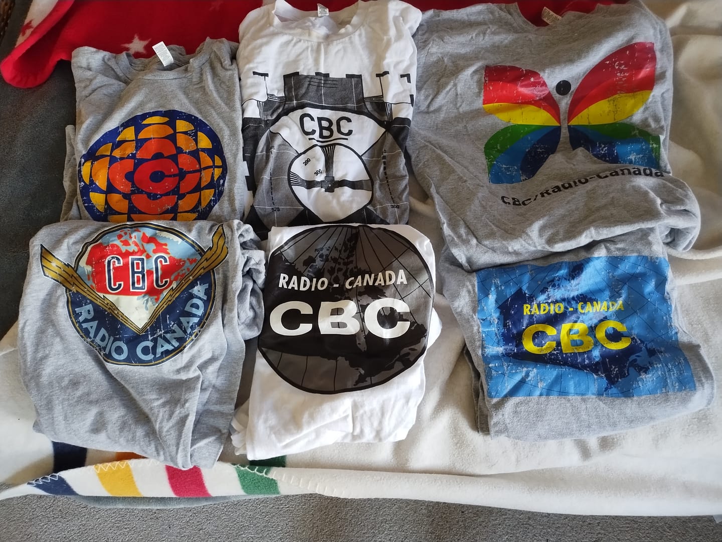 Customer photo review of CBC 1958 Vintage Round Map Logo T-shirt