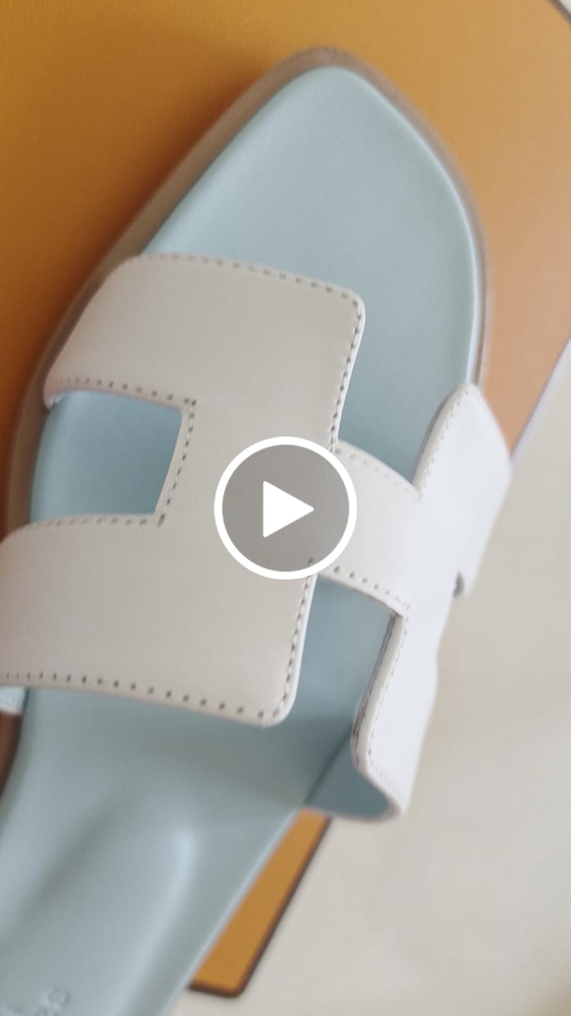 Customer video review of HM 26ss Oran Sandals Baby Blue White Calfskin 607224
