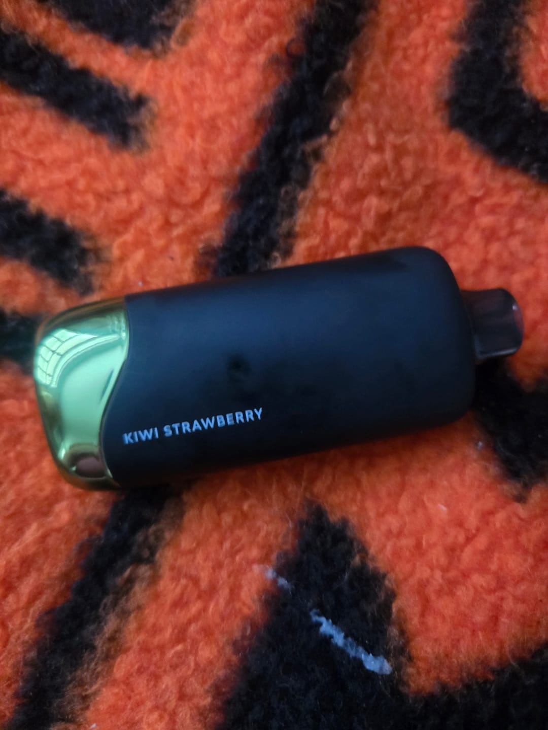 Customer photo review of Kiwi Strawberry CBD Vape
