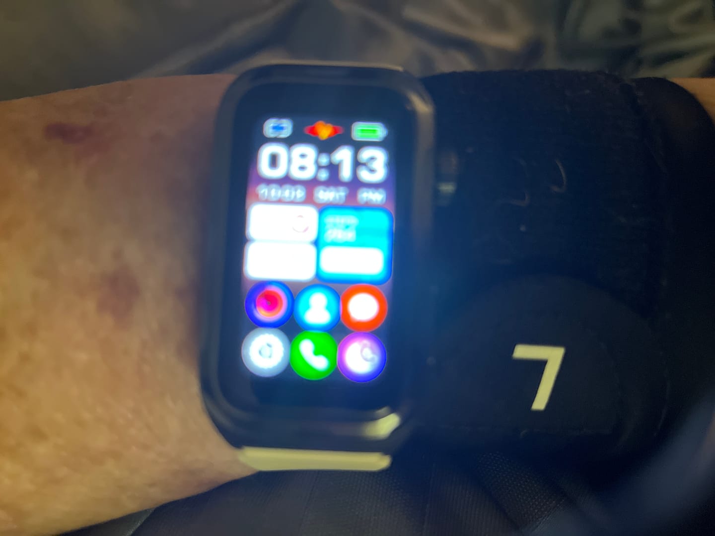 Customer photo review of Akeleo 79 ECG/EKG Blood Sugar Blood Pressure Heart Rate Monitoring Smart Health Exercise Bracelet