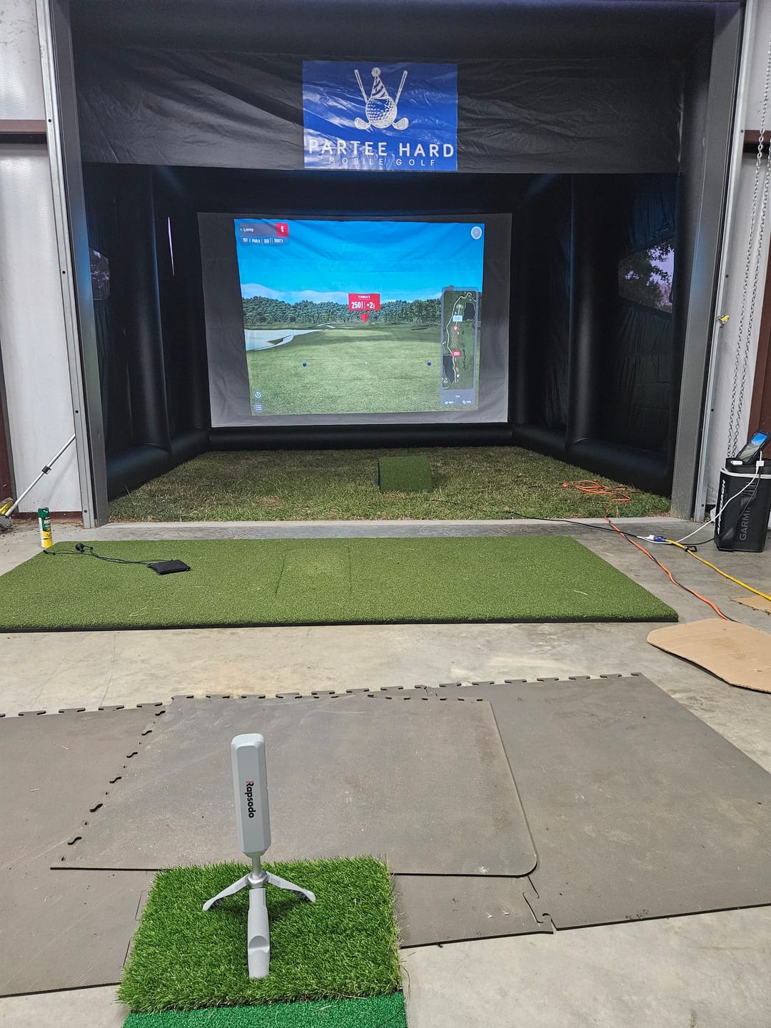Customer photo review of Luxury Mobile Inflatable Golf Enclosure Practice Simulator Cage Tent Golf Simulator Projection Screen